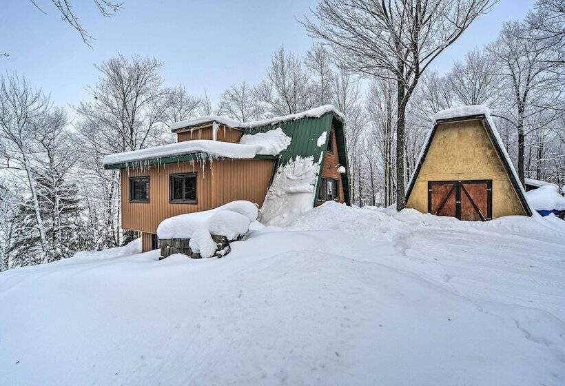 Waterfront Nelson Lake Cabin W/ Boat Dock!