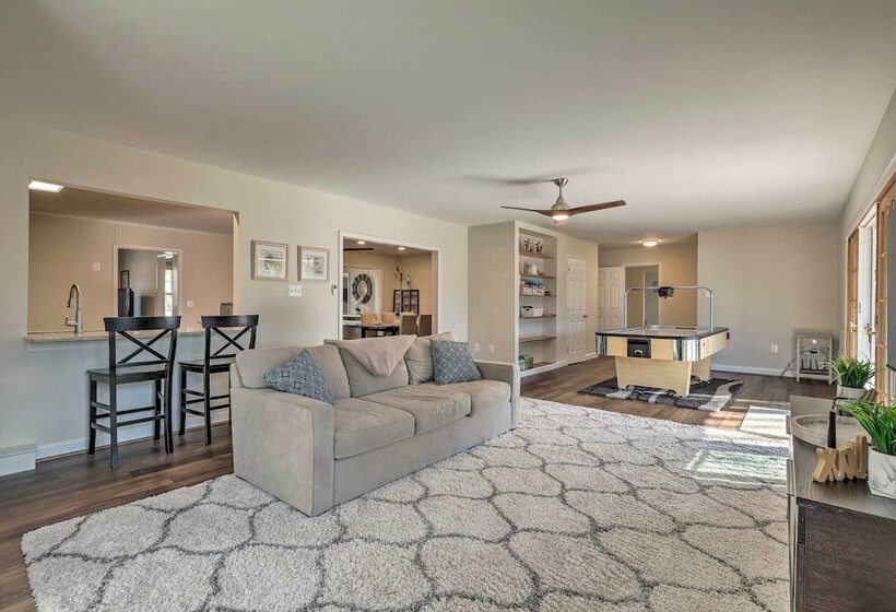 Waterfront Retreat < 4 Mi To Dtwn Cambridge!