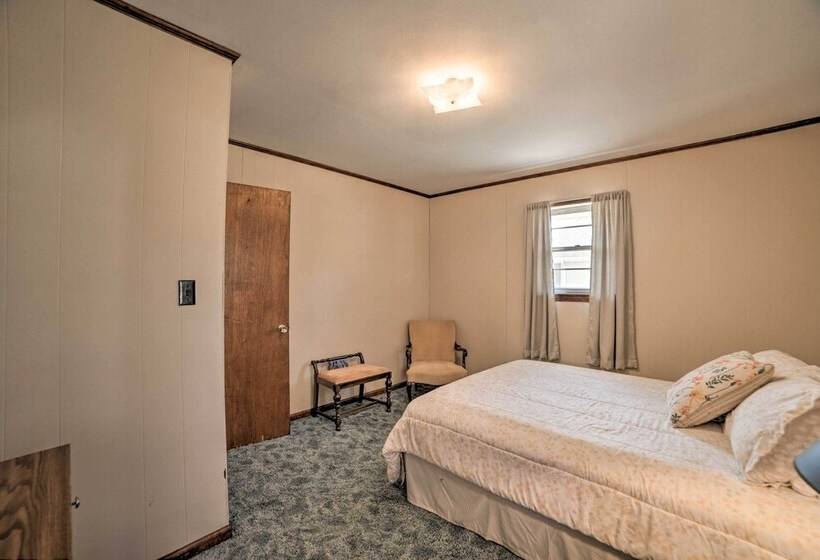 Waterfront Tennessee Home On Kentucky Lake W/ Deck