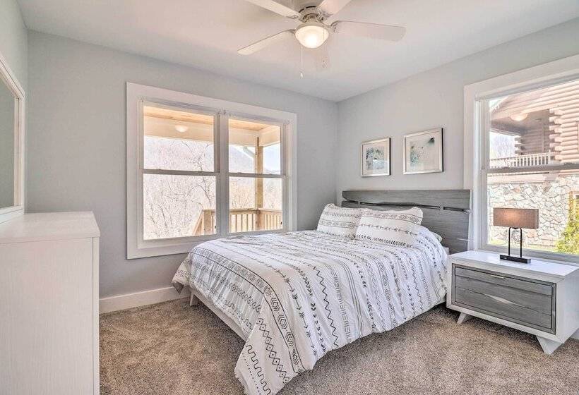 Waynesville Smart Cabin W/ Hot Tub & Views!