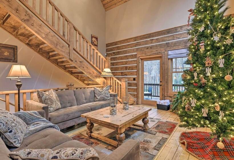 Wildflower  Luxury Cabin W/ Hot Tub & Views!