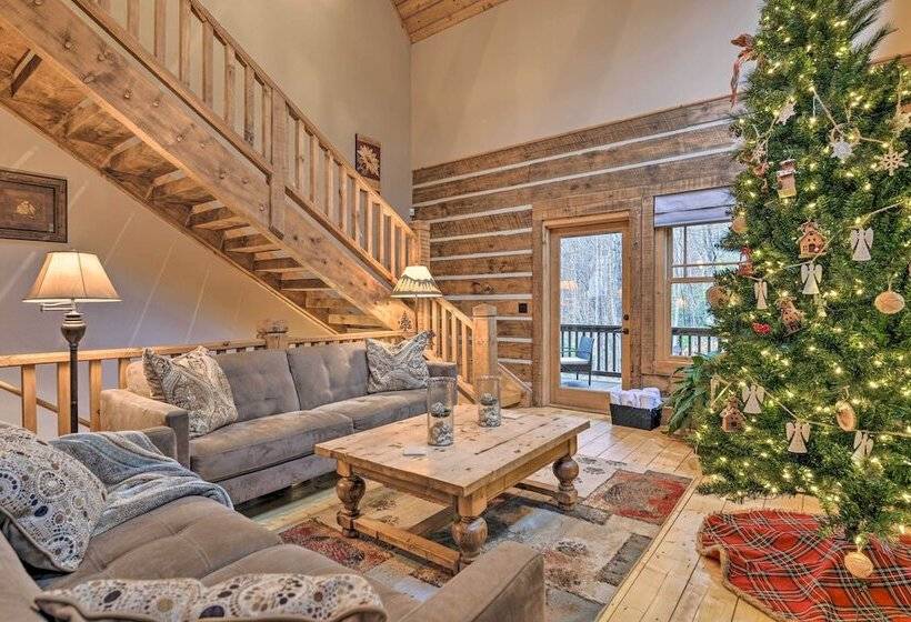 Wildflower  Luxury Cabin W/ Hot Tub & Views!