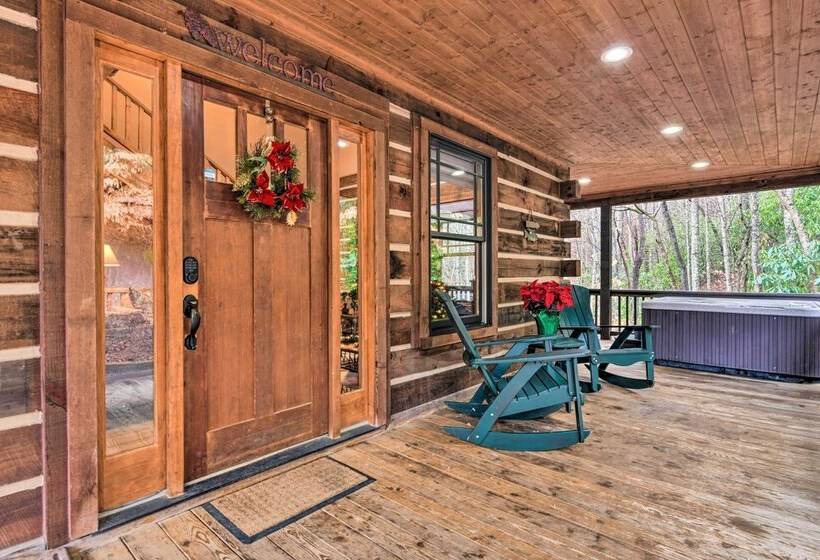 Wildflower  Luxury Cabin W/ Hot Tub & Views!