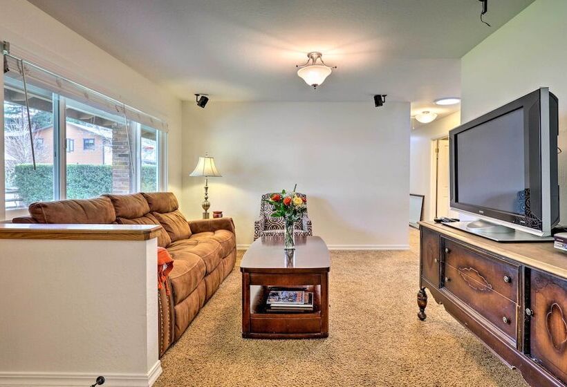 Wine Country Retreat At Private Creekside House!