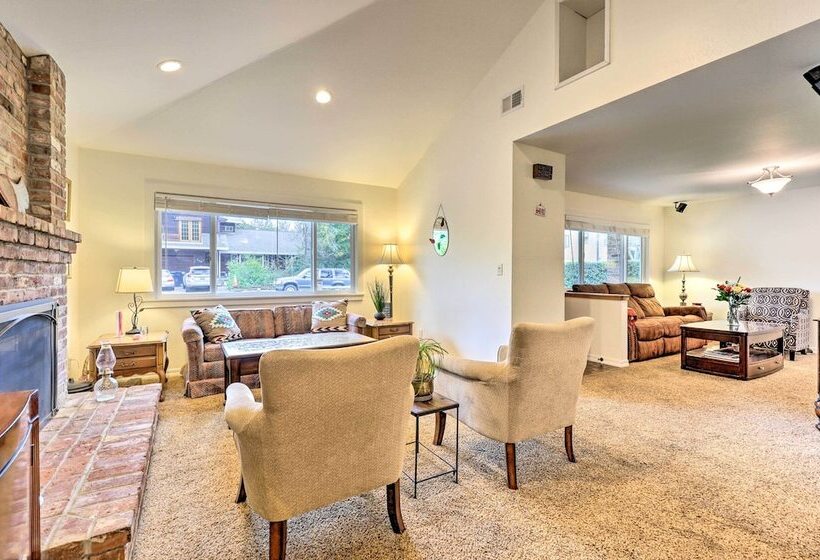 Wine Country Retreat At Private Creekside House!