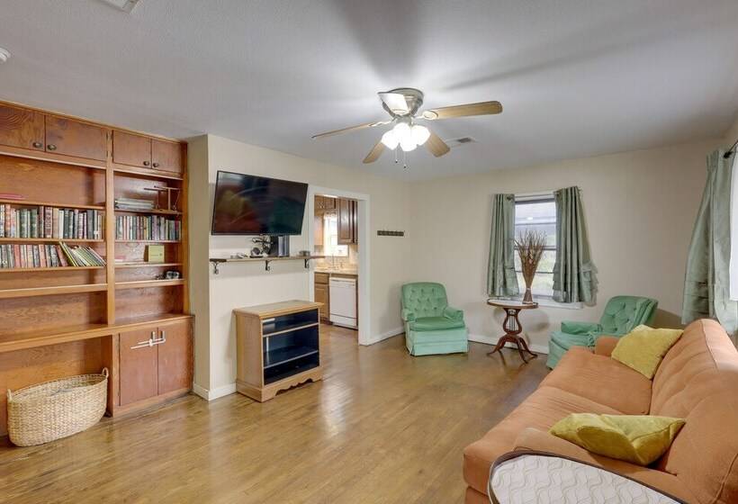 Spacious Family Home In Belton: Patio & Yard!