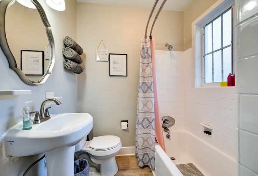 Winter Haven Abode Near Lakes & Attractions