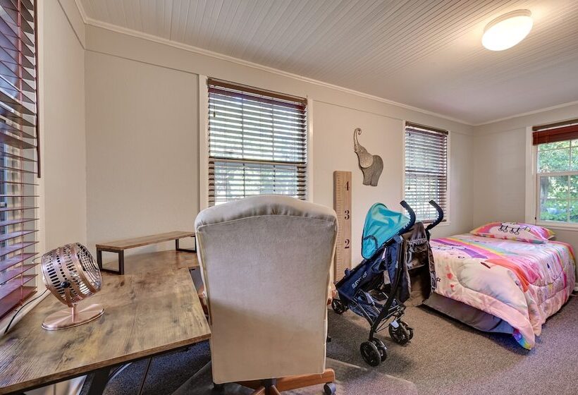 Winter Haven Abode Near Lakes & Attractions