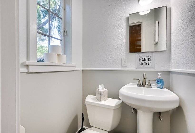 Winter Haven Abode Near Lakes & Attractions