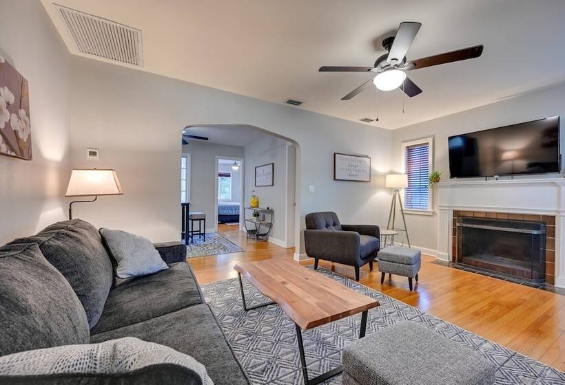 Winter Haven Abode Near Lakes & Attractions