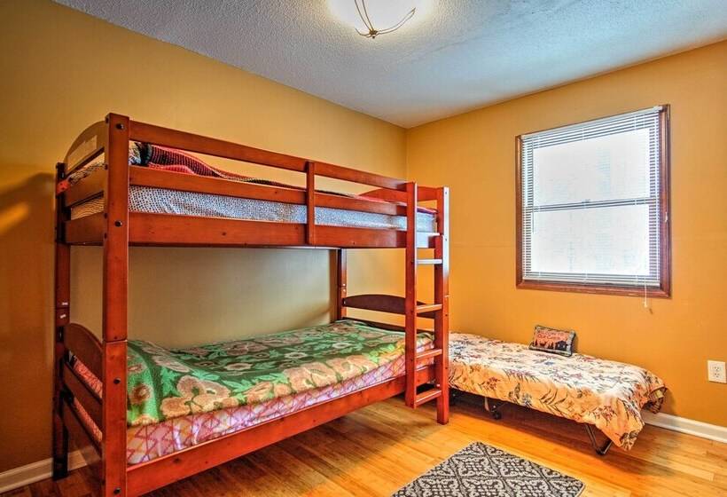 Wooded Twin Lakes Retreat: 13 Mi To Lake Michigan!