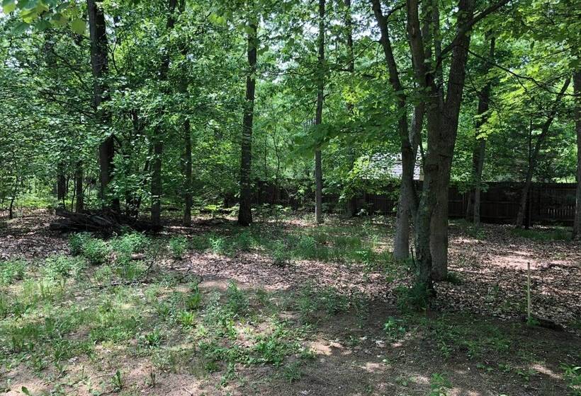 Wooded Twin Lakes Retreat: 13 Mi To Lake Michigan!