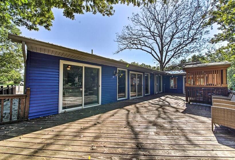 Woodsy Home W/ View, 1 Mi To Lake Shelbyville