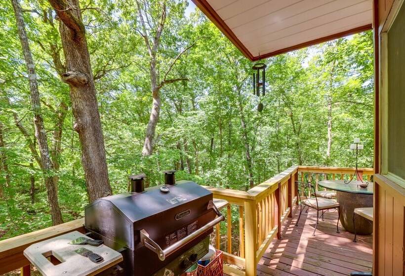 Woodsy Mountain Home Escape: Walk To Marina!