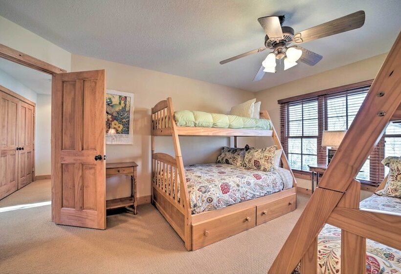 Woodsy Smoky Mtn Hideaway W/ Grill & Views!