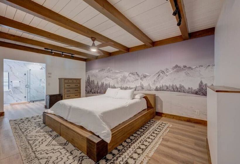 2br Cabin W Office And Outdoor Deck