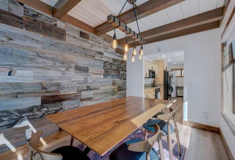 2br Cabin W Office And Outdoor Deck