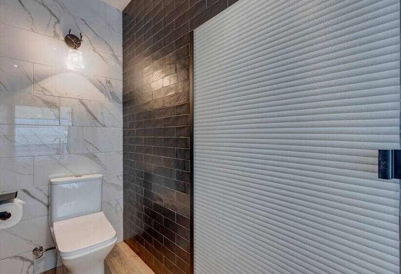 2br Cabin W Office And Outdoor Deck