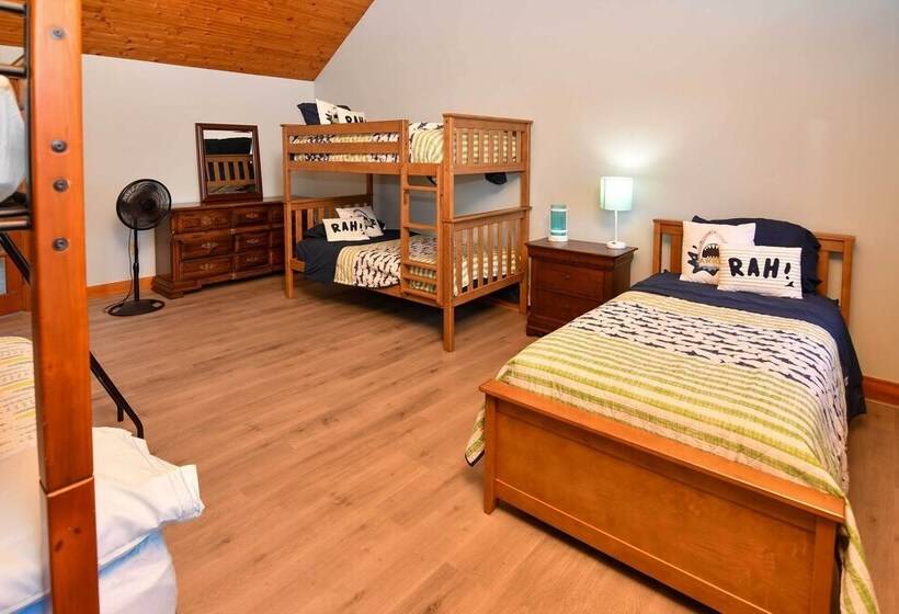 6br Biddeford Home; Steps To Hills Beach