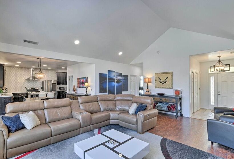 Alluring Home W/ Fire Pit < 1/2 Mi To Oit!