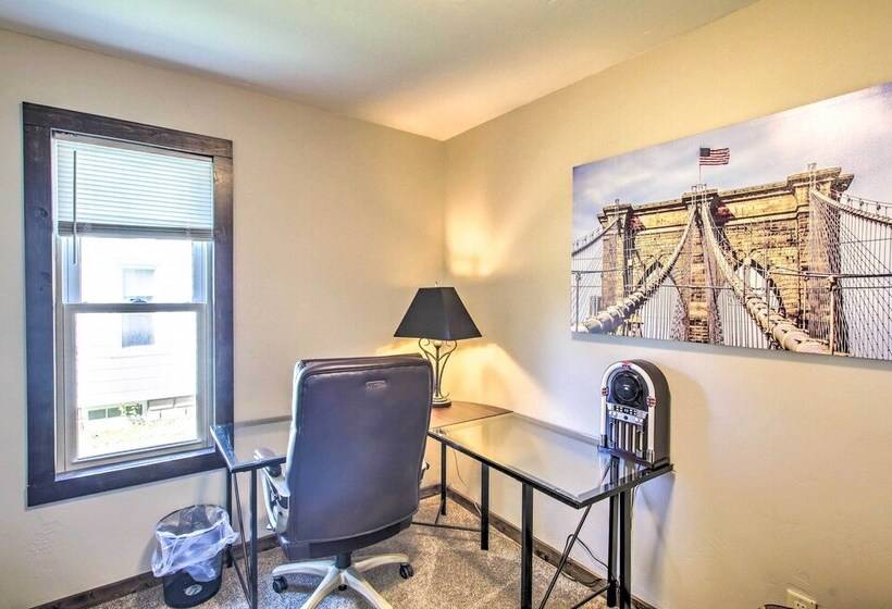 Appleton Abode Near Lake Winnebago & Downtown