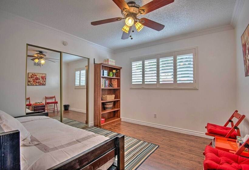 Arcadia Home W/ Sunroom & Deck In Central Location