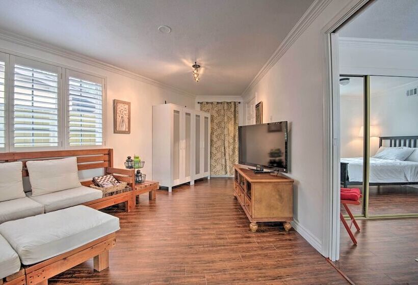 Arcadia Home W/ Sunroom & Deck In Central Location