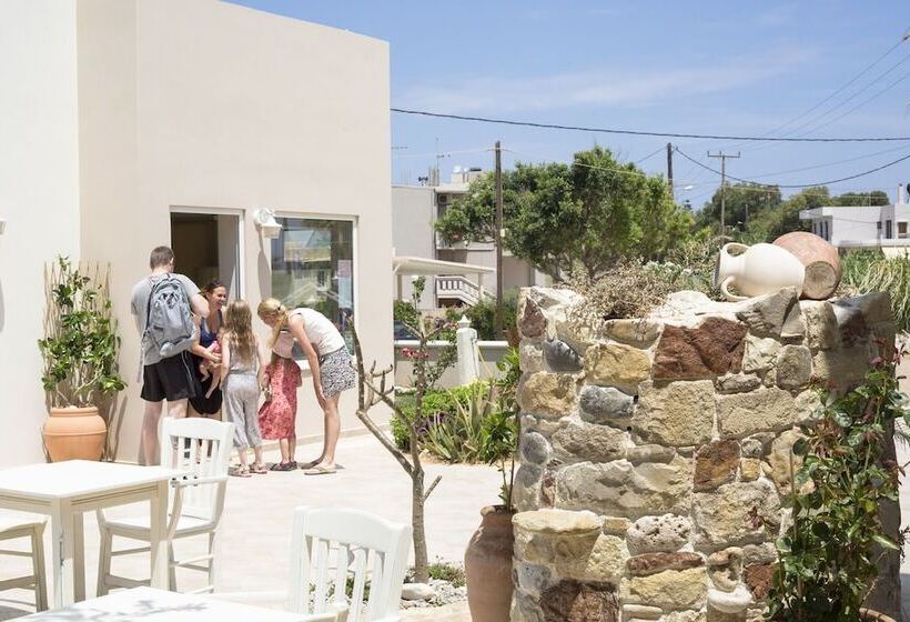 Arodamos Studios Apartments