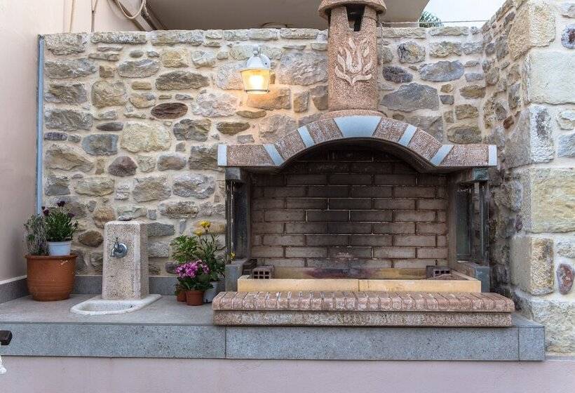 Arodamos Studios Apartments