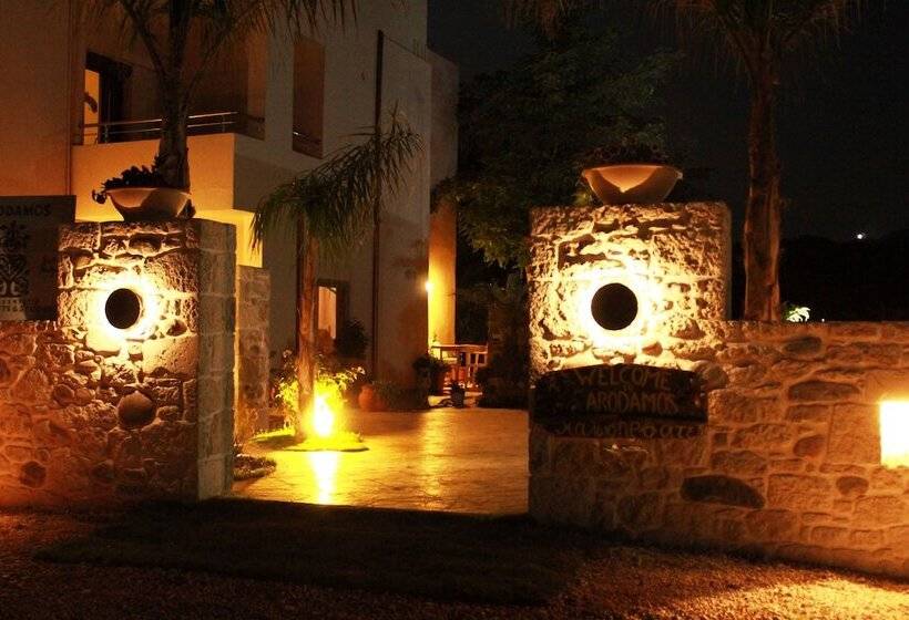 Arodamos Studios Apartments