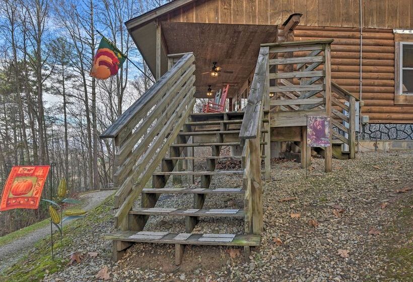 Bear Den  Cabin: Hot Tub, 4 Mi To Nantahala River