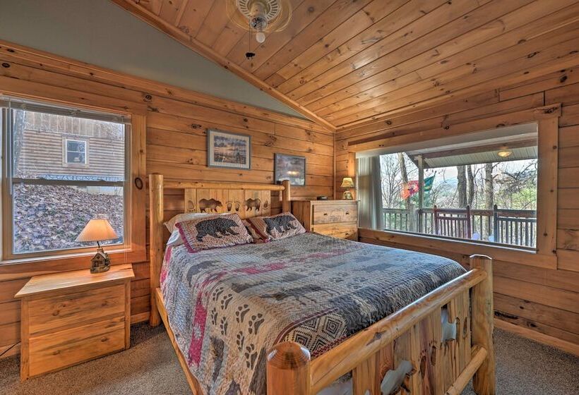 Bear Den  Cabin: Hot Tub, 4 Mi To Nantahala River