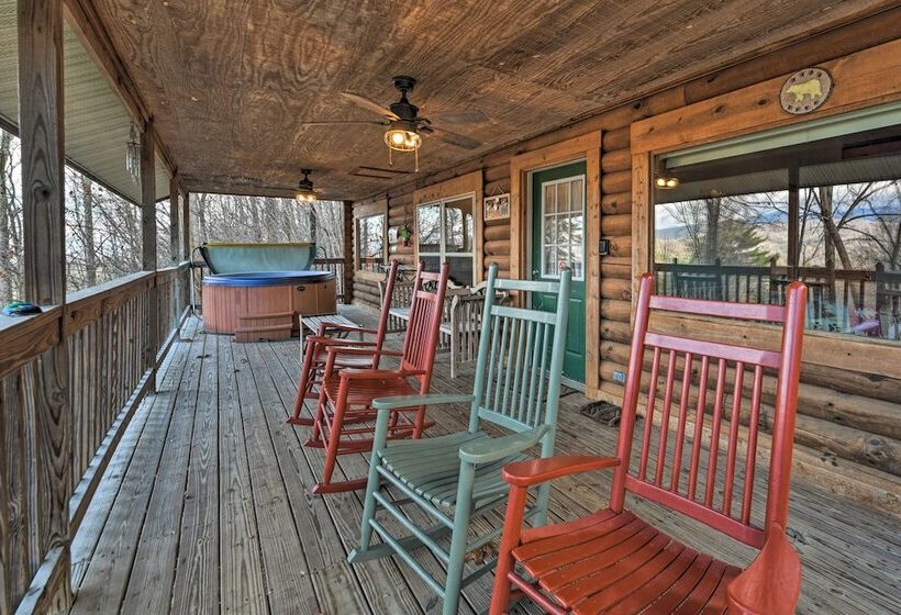 Bear Den  Cabin: Hot Tub, 4 Mi To Nantahala River