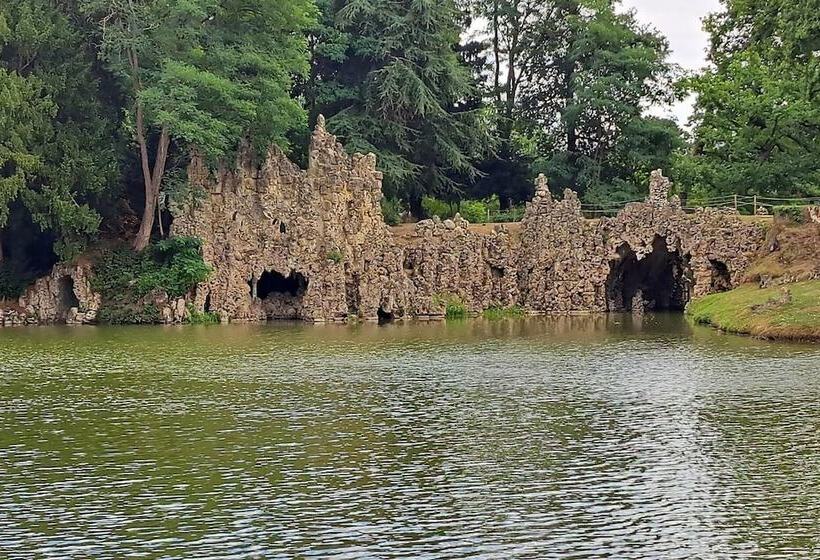 1 Bed Cottage Museum View Garden Free Parking