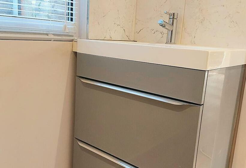 1 Bed Cottage Museum View Garden Free Parking