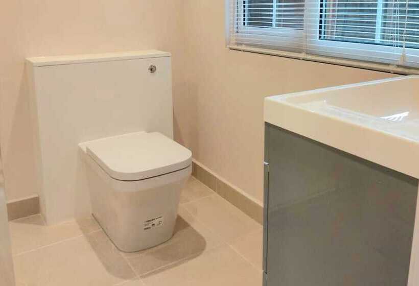 1 Bed Cottage Museum View Garden Free Parking