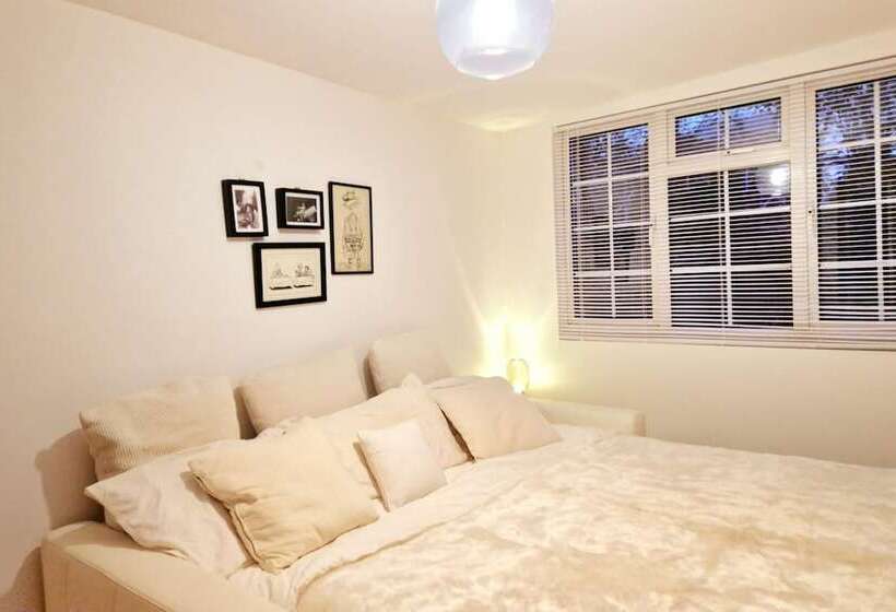 1 Bed Cottage Museum View Garden Free Parking