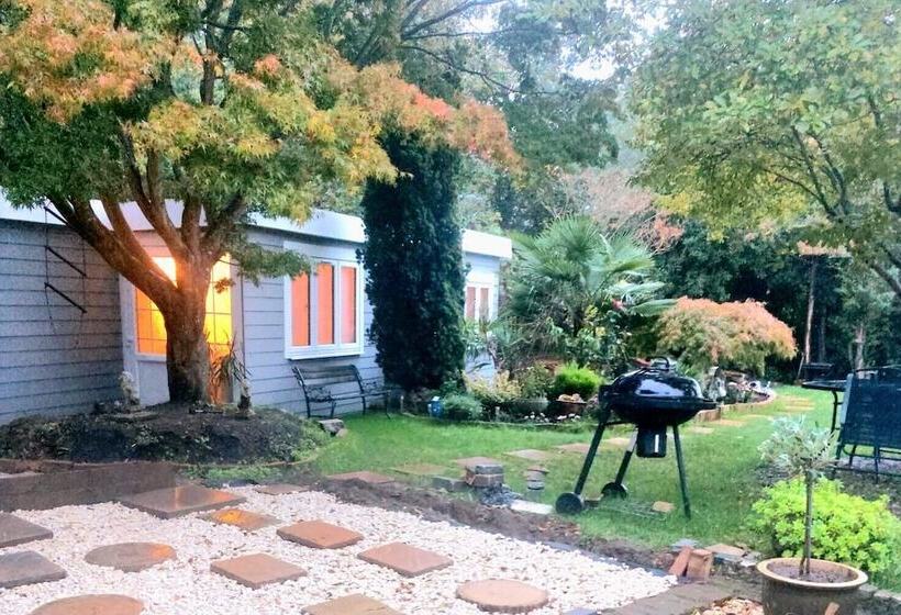 1 Bed Cottage Museum View Garden Free Parking