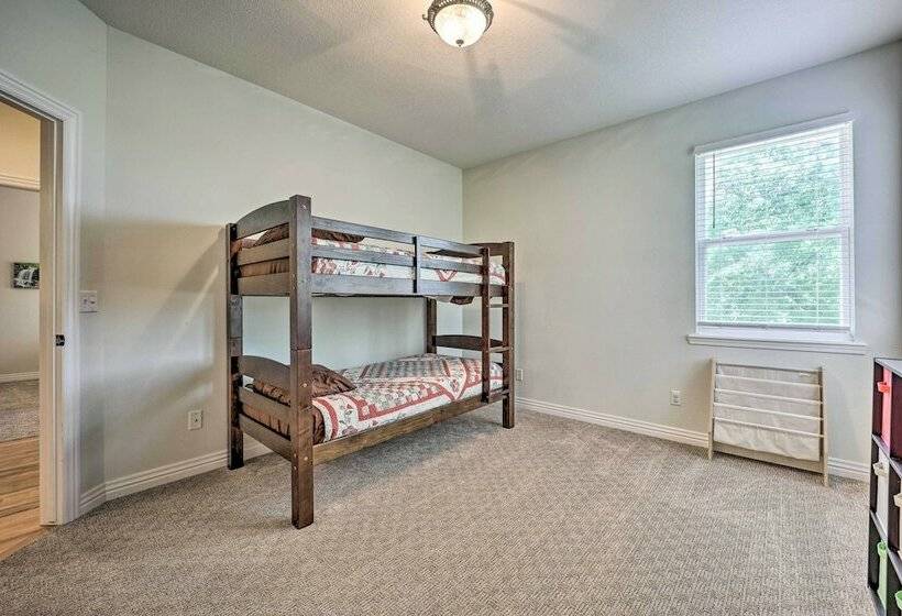 Beautiful Bella Vista Home W/ Private Deck!