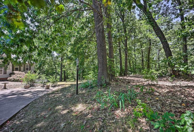 Beautiful Bella Vista Home W/ Private Deck!