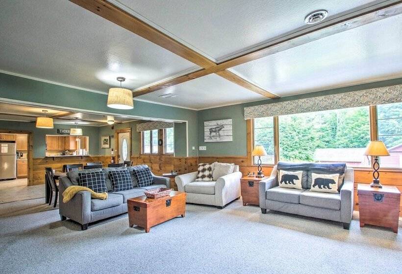 Beautiful Carriage House In Downtown Jackson!