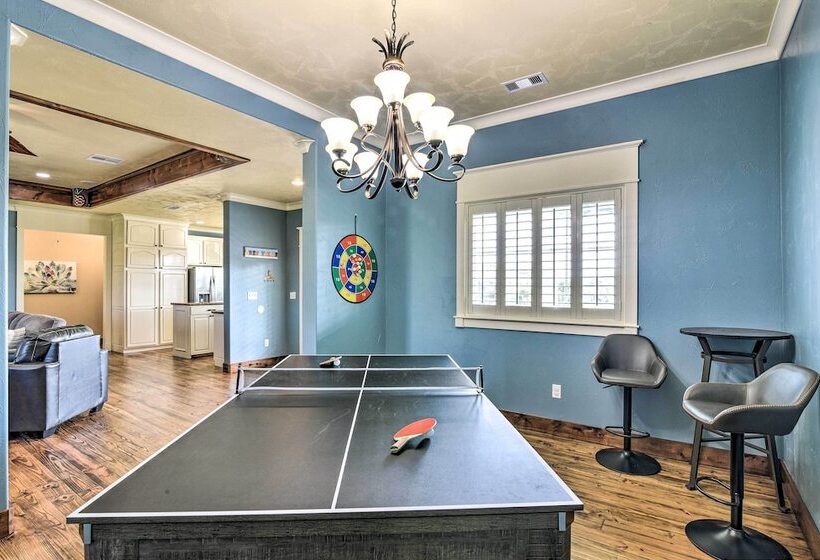 Beautiful Crystal Beach Escape W/ Large Deck!