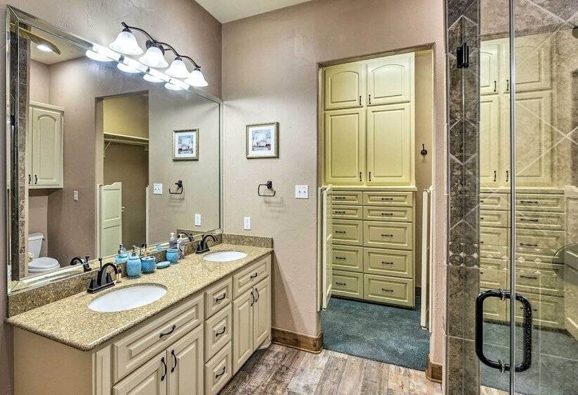 Beautiful Crystal Beach Escape W/ Large Deck!