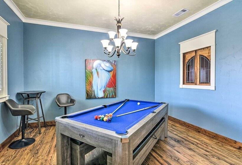 Beautiful Crystal Beach Escape W/ Large Deck!