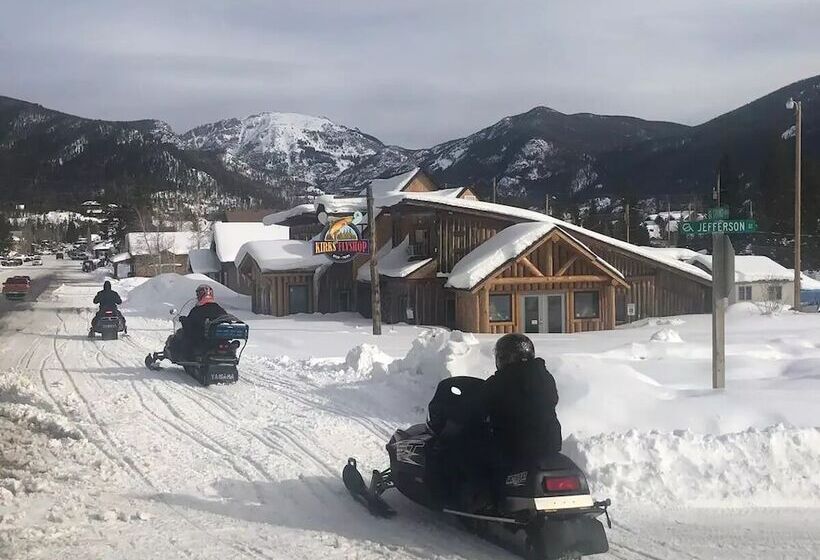 Beautiful Grand Lake Mountain Lodge