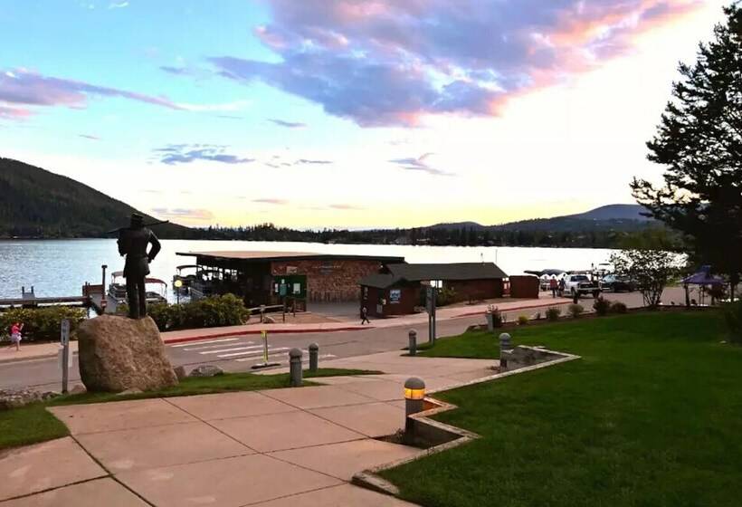 Beautiful Grand Lake Mountain Lodge