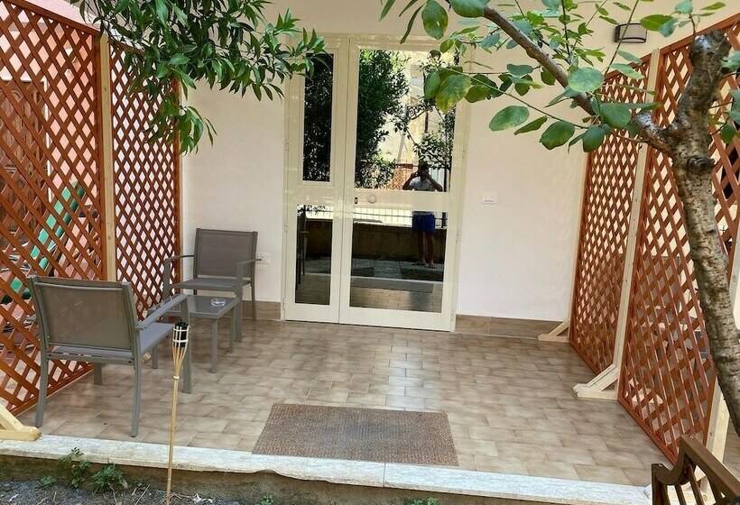 تختخواب و صبحانه Dimora Leone