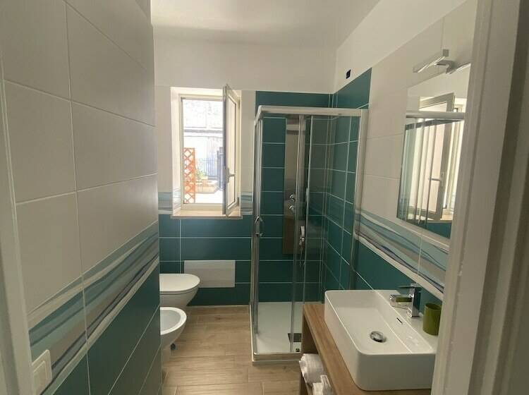 تختخواب و صبحانه Dimora Leone