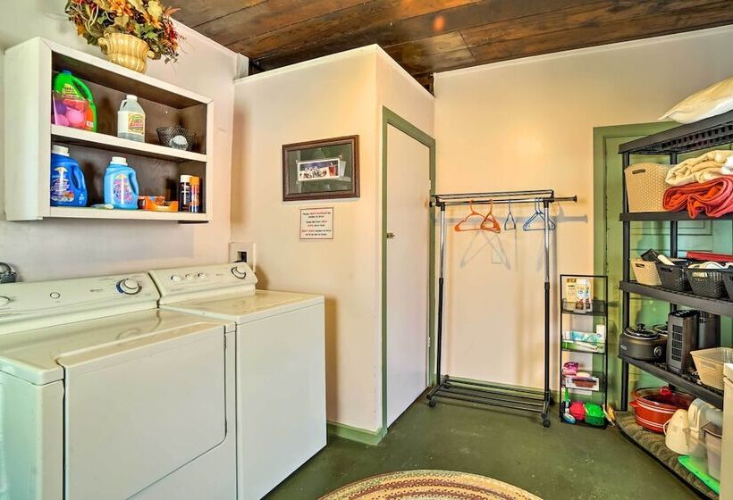 Bella Rose  Lovely Eureka Home Near Redwoods!