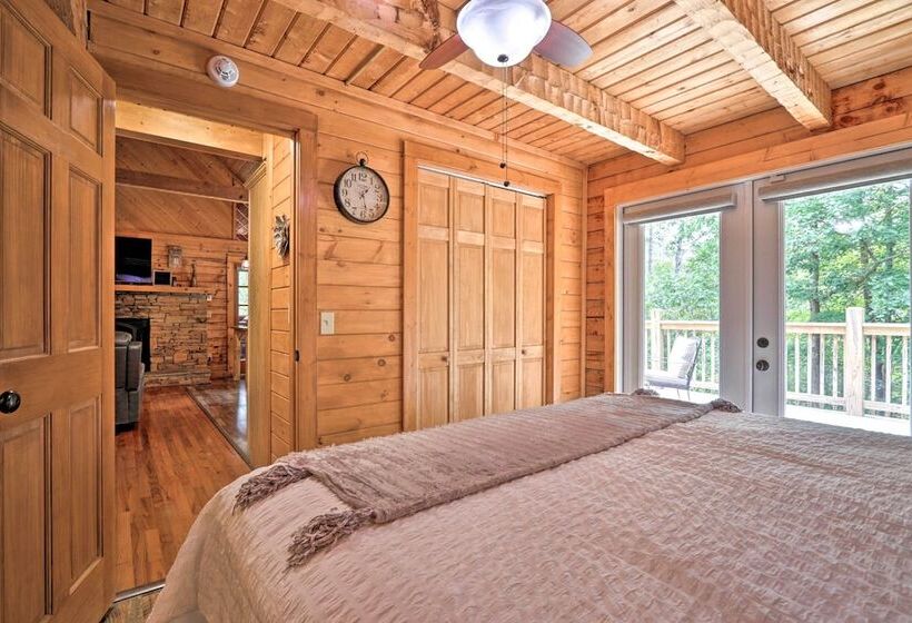 Sevierville Blue Ridge Bungalow W/ Hot Tub, Deck